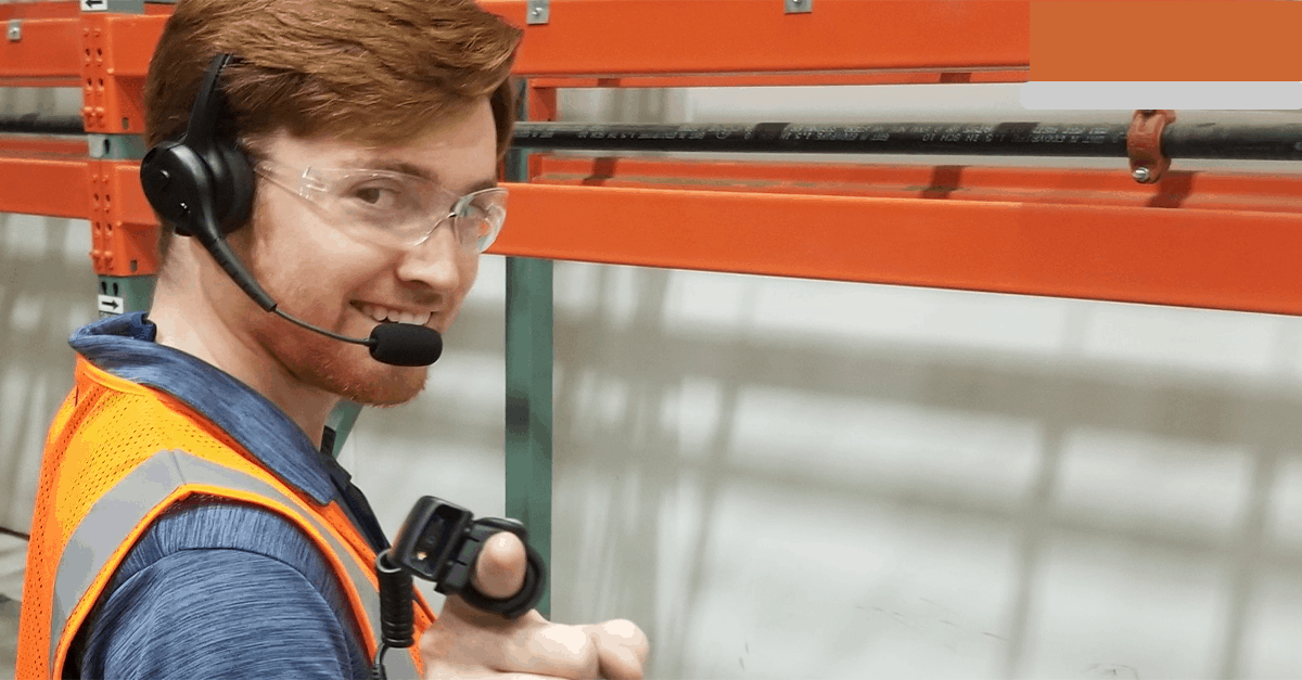 voice-picking-worker-with-headset-and-scanner