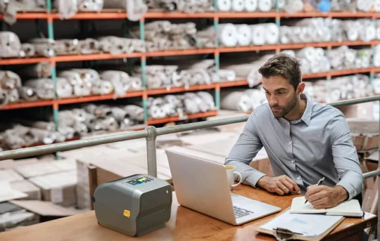 Employee in charge of supply chain management